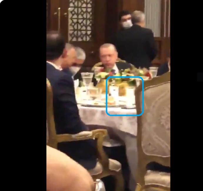 Hükümetin insanları hissetmemesi ve ülkede var olan işsizlik ve yoksulluk gibi sorunlara çözüm aramaması normal mı?