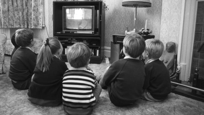 Geceyi çocukluğumuz ile kapatalım. Çocukluğunuzda hangi çizgi filmin jeneriği TV karşısında sizi mutlu ederdi?