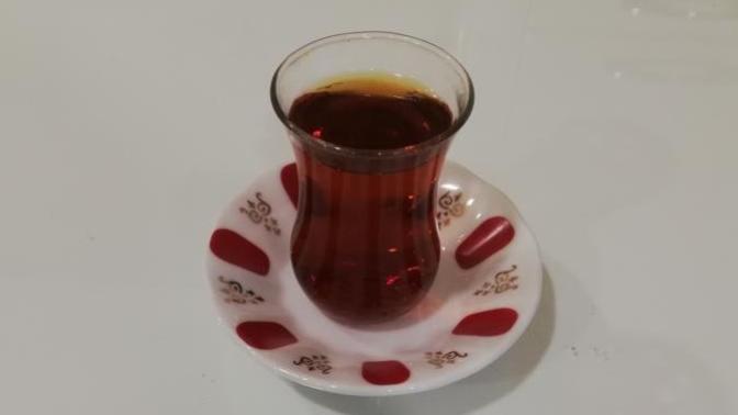 Bardağın mı? Kadının mı ince bellisi makbuldür?