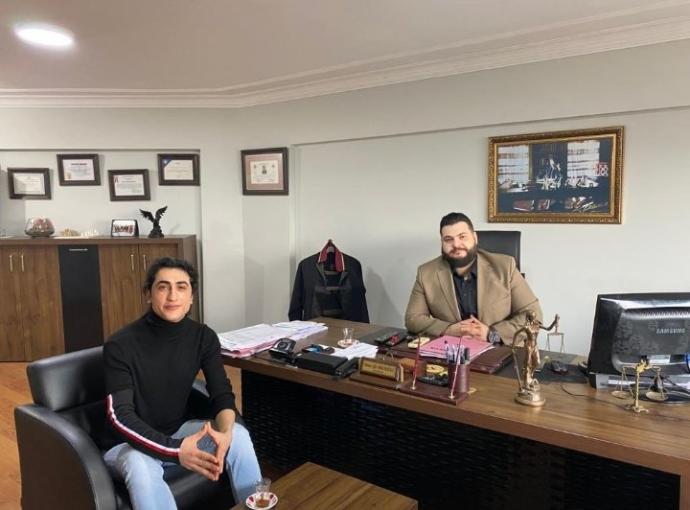 İzmirde iki erkek çocuğu öpüştürdüğü için 17 yıl hapis cezası alan Gaga Bulut Tahliye edildi. Ne düşünüyorsunuz?