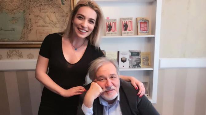 İlber Ortaylı'nın, Cansu Canan Özgen'e programın son kısmında,"Maşallah, şuna bak..." dedi. Ne düşünüyorsunuz?