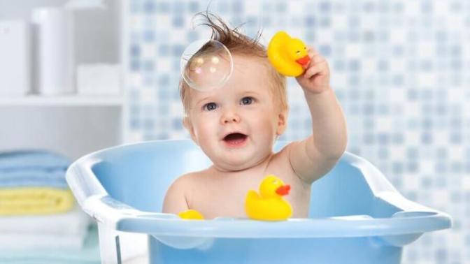 Bebeğime banyo yapmasını nasıl sevdirebilirim?