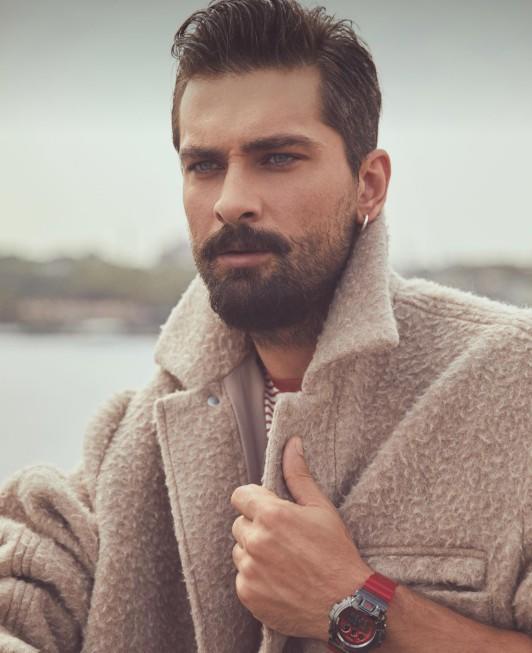 Onur tuna yakışıklı mı sizce?