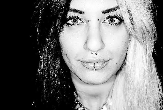 Piercing takan kız çekici mi iticici mi?