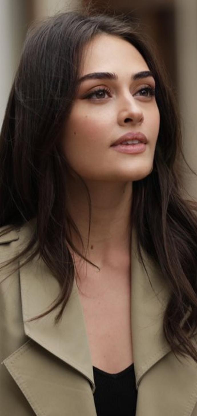 Barbara Palvin şişirilmiş bir balon değil mi sizce de 🎈🎈?
