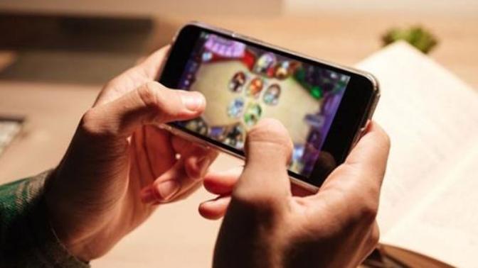 Sevgiliyle telefondan oynanacak oyunlar hangileri?