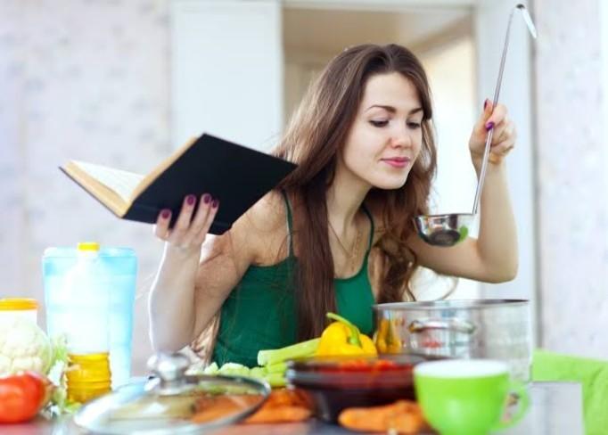 Yemek yaparken mutlaka tadına bakar mısınız yoksa görünüşüne bakıp kesin olmuştur mu dersiniz 🥄?