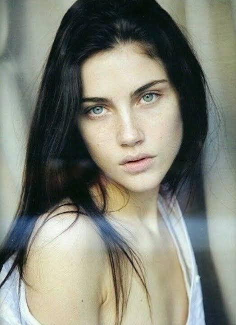 Siyah saçlar en çok hangi tene yakışır?