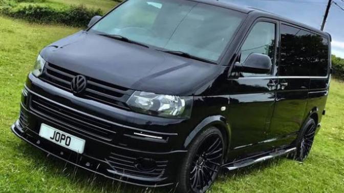 Transporter siyah mi beyaz mı daha güzel duruyor?