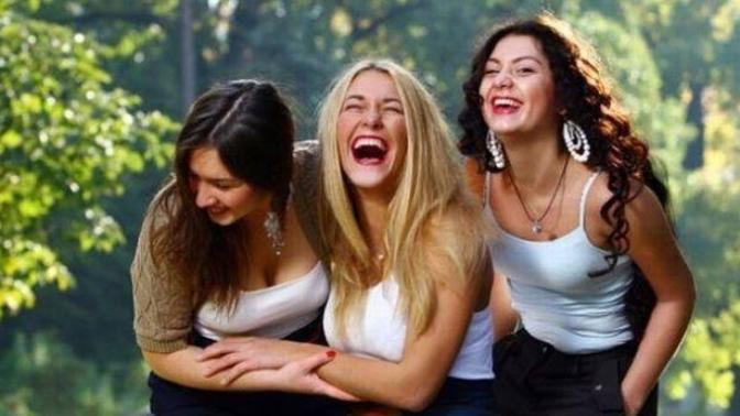 Ciddiyetiyle tanıdığınız insanların lakayıt hallerini görmeniz soğuma etkisi yaratır mı?