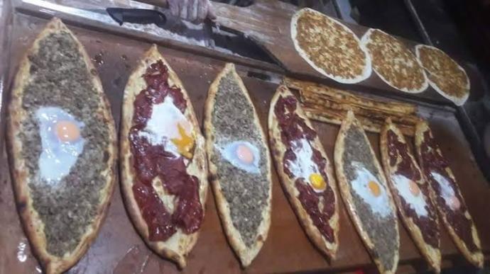 İlk buluşmada sevgili ile lahmacun yenir mi?