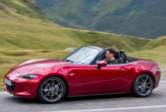 Mazda mx5 sizce de çok yakışıklı değil mi?