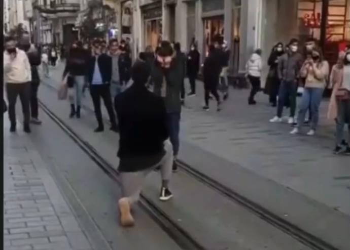 Barış Murat Yağcı, Nisa Bölükbaşına evlenme teklifi etti. Bu ikili hakkında ne düşünüyorsunuz?