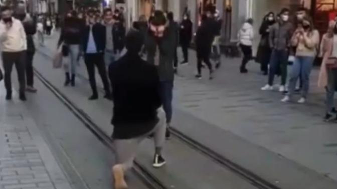 Barış Murat Yağcı, Nisa Bölükbaşı'na evlenme teklifi etti. Bu ikili hakkında ne düşünüyorsunuz?