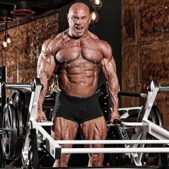 Ünlü bodyci Serdar Aktolga hakkında ne düşünüyor sunuz?
