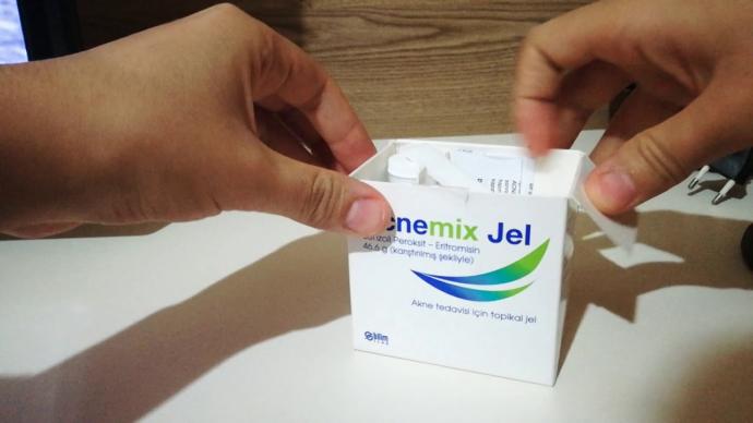 Acnemix jel yüzde kaç saat bekletilmeli?