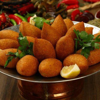 İçli köftenin pişerken dağılmaması için ne yapılmalı?