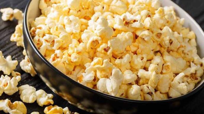 Film, dizi veya TV izlerken hep yediğiniz, vazgeçemediğiniz abur cubur ve atıştırmalıklarınız neler?