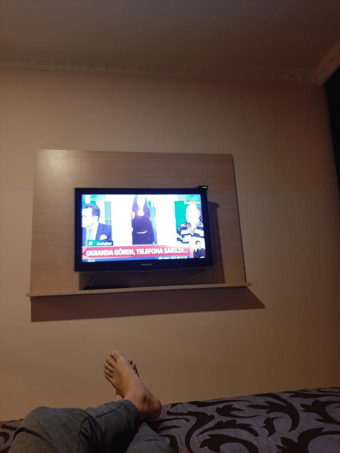 Yatak odasında televizyon olmalı mı?