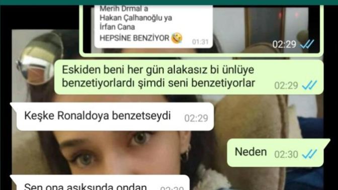 Sizce beni seviyor mu 😁😊😂?