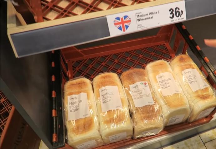 800 gramlık ekmek İngiltere de 0,36 Sterline bulunabiliyor.