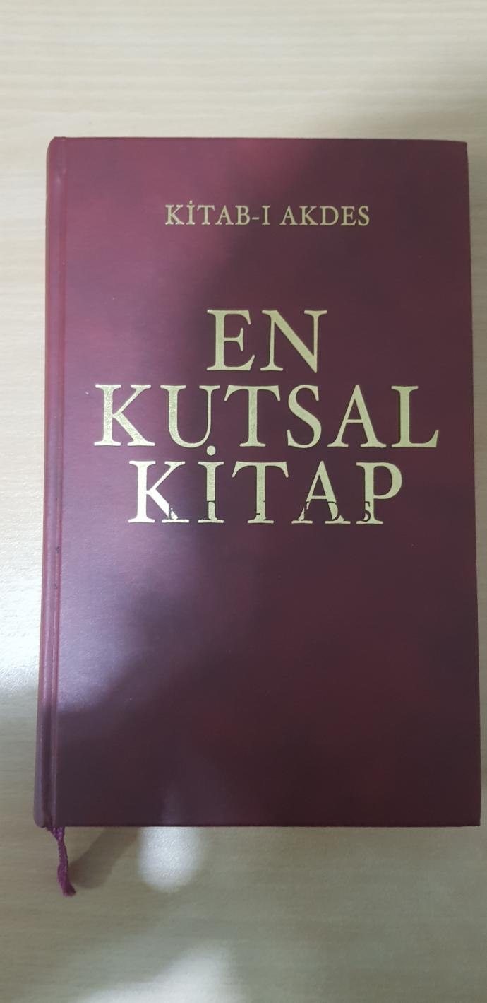 Tevrat, Zebur, İncil ve Kuranı okudum. Bahailiğin kutsal kitabı Kitab-ı Akdesi okumaya başladım. Gerçek din olma ihtimali ne?