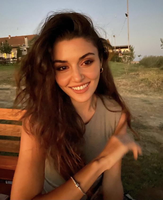 Hande Erçel mi daha güzel Gülşen Bubikoğlu mu?