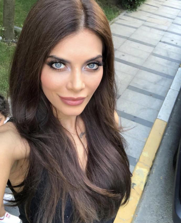 Hangisinin göz rengi daha güzel sizce?
