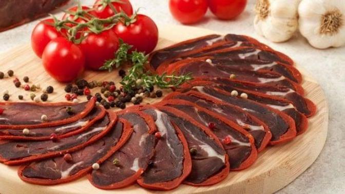 Lezzet kapışması başlıyor! Kayseri pastırması mı/kastamonu pastırması mı senin için daha lezzetli🥓?