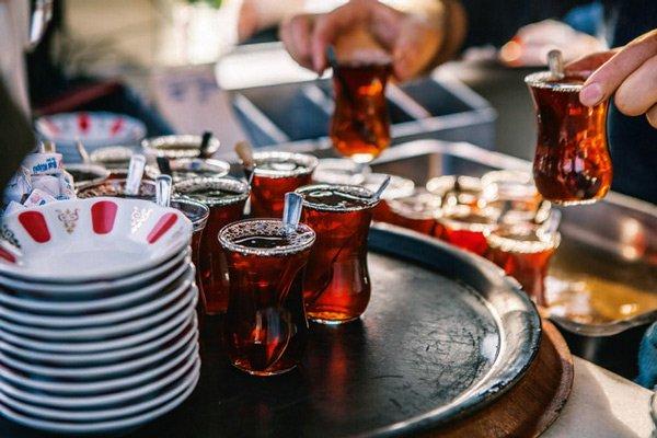 Ülkemizi ziyaret eden bir turist hangi içeceği mutlaka denemeli?