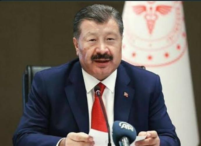 Sağlık bakanı Fahrettin Koca korona virüs aşısı oldu. Sizce gerçek mi?
