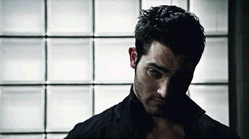 Tyler Hoechlin çok yakışıklı değil mi?