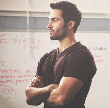 Tyler Hoechlin çok yakışıklı değil mi?