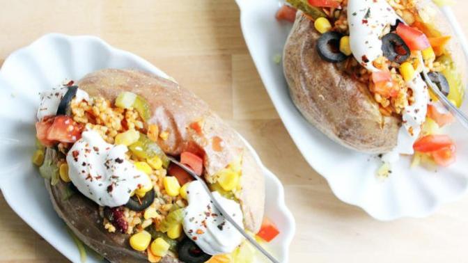 İçinde hayvansal ürün olmayan, vegan kumpir evde nasıl yapılır?