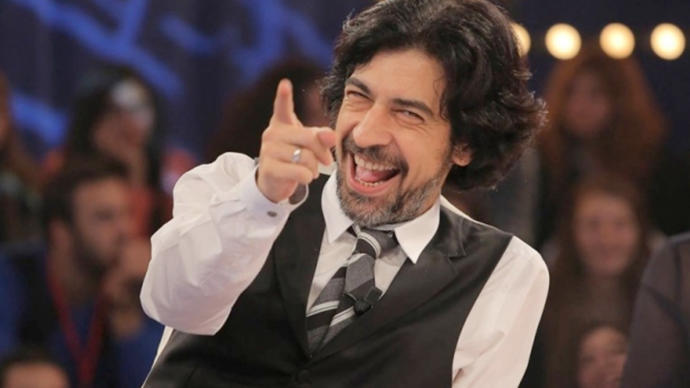 Okan Bayülgen TikTokta dans edenler geri zekalı demiş. Siz bu düşünceye katılıyor musunuz?