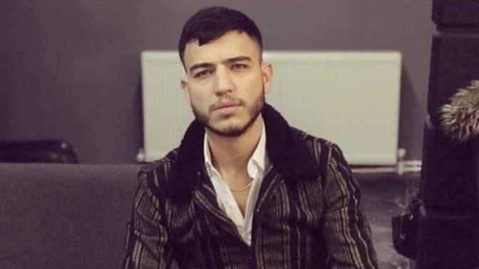 Sizce kadınlar bu iki erkekten hangisini tercih ediyor?