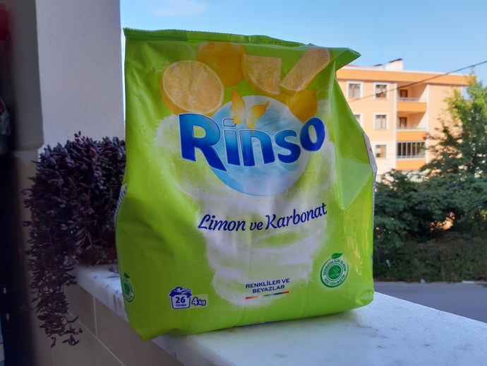 Cok ama çok acil beyaz tül perdeye değen mürekkep lekesi nasıl çıkar?