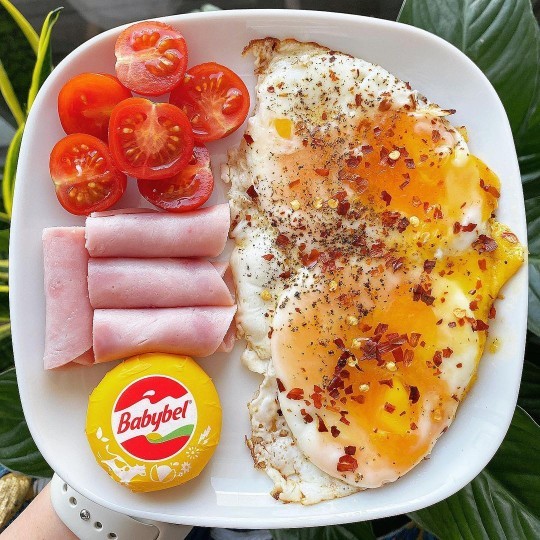 Sağlıklı ve besleyici kahvaltı önerisi yapar mısınız?