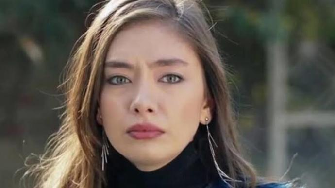 İri gözler mi küçük gözler mi daha güzel?