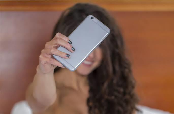 Seks herkesle yapılmaz, peki ya sexting kimlerle yapılır?