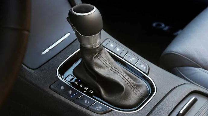 Otomatik vites seçeneklerinden en çok hangisini kullanışlı buluyorsunuz ?