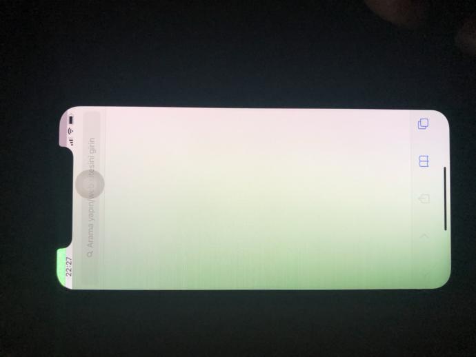 İPhone X ekran bozuldu durduk yere?