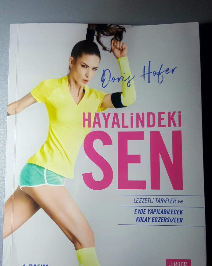 Doris Hoferın Hayalindeki Sen adlı imzalı kitabı elime ulaştı. Sizin de imzalı kitaplarınız var mı?