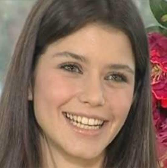 Beren Saat’in ağzı büyük mü?