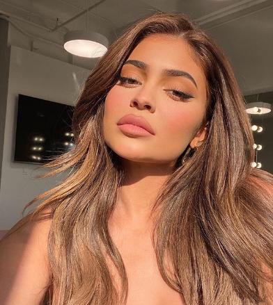 Kylie jenner makyajlı