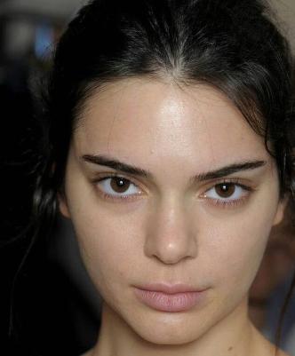 Kendall jenner makyajdı