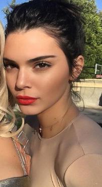 Kendall jenner makyajlı