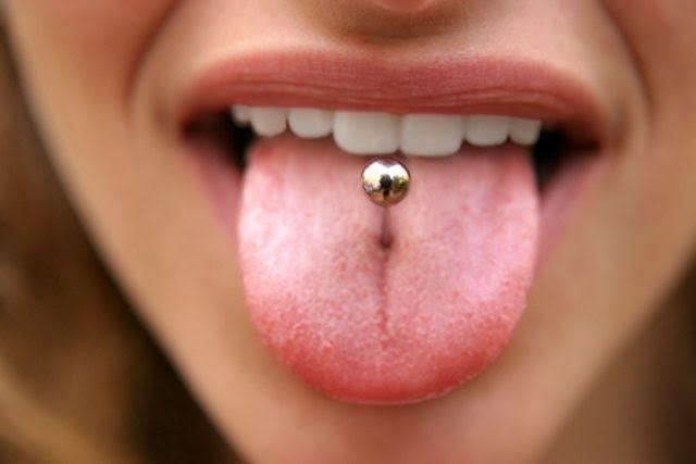 Kızlarda dil piercing çok itici değil mi?