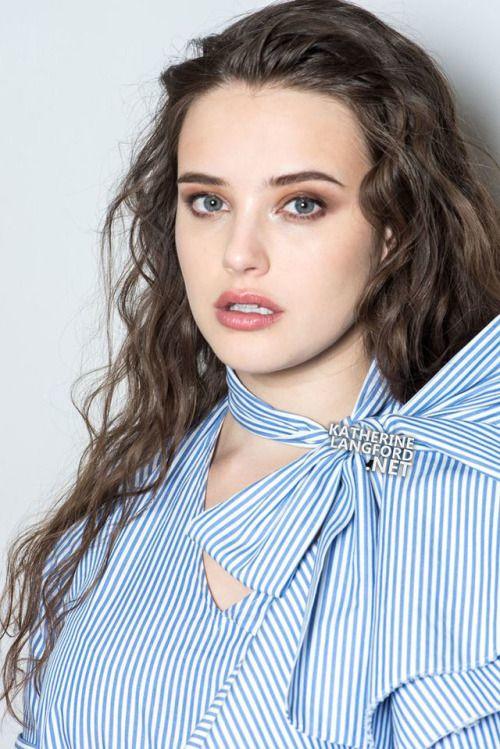 Katherine Langford mu Hande Erçel mi daha güzel?