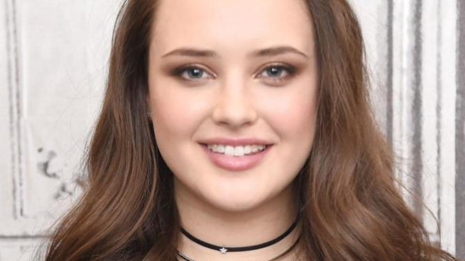 Katherine Langford mu Hande Erçel mi daha güzel?